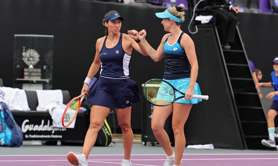 Luisa Stefani e Storm Sanders vão à final do WTA 1000 de Guadalajara