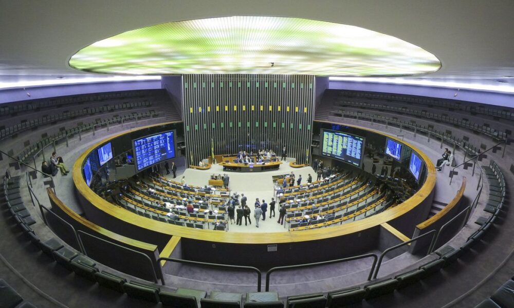 Câmara conclui votação de proposta que conceitua prática de telessaúde