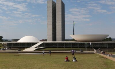 Congresso promulga reajustes para parlamentar, ministro e presidente