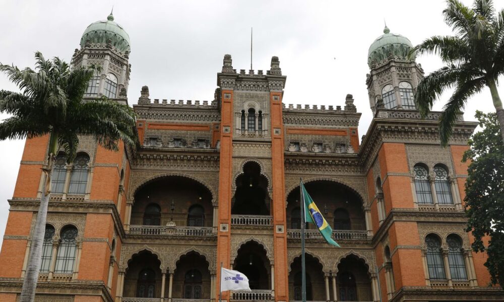 Fiocruz estimula ciência entre alunas de escolas públicas do Rio