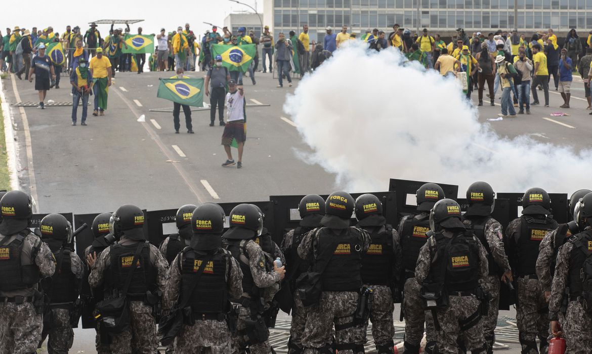 Caminhos da Reportagem: 8 de janeiro – a democracia de pé